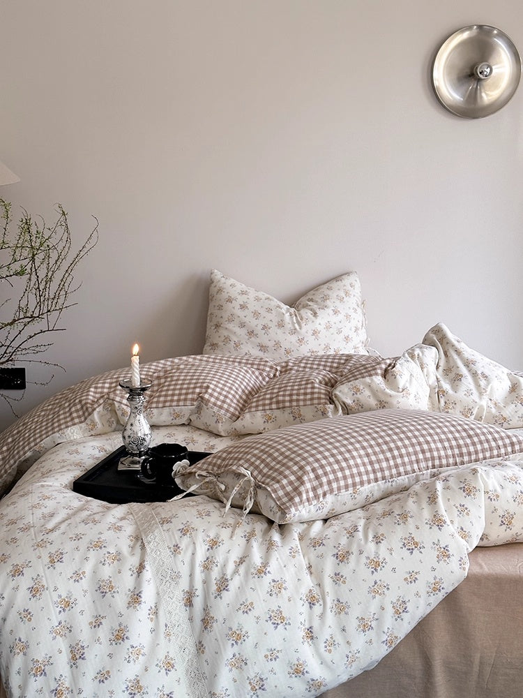 Floral Checkered Bedding Set